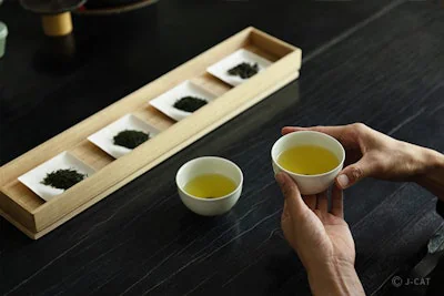 お茶の飲み比べ